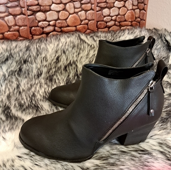 Torrid Black Low Heeled Ankle Boots, Women's Size 11.5 WW - Picture 2 of 5